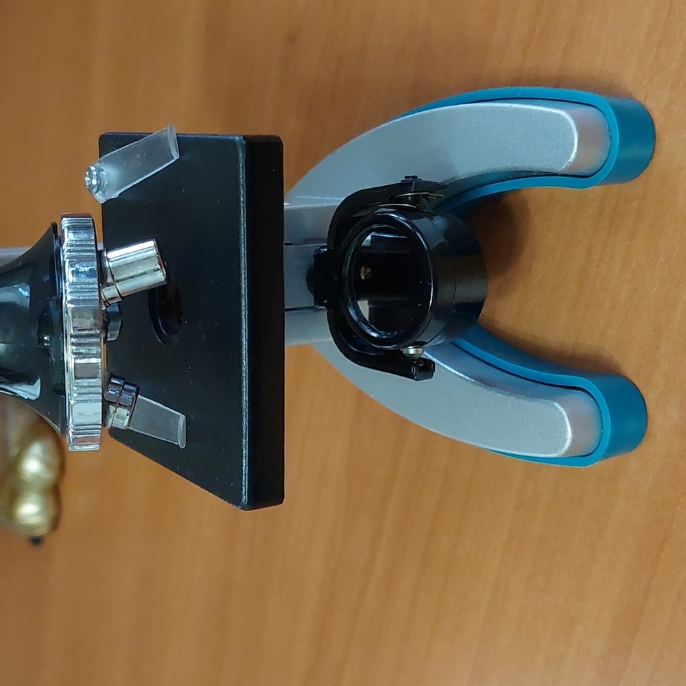 Kids Light up microscope with one slide. Light works. Made of metal! Like new! - Picture 6 of 9